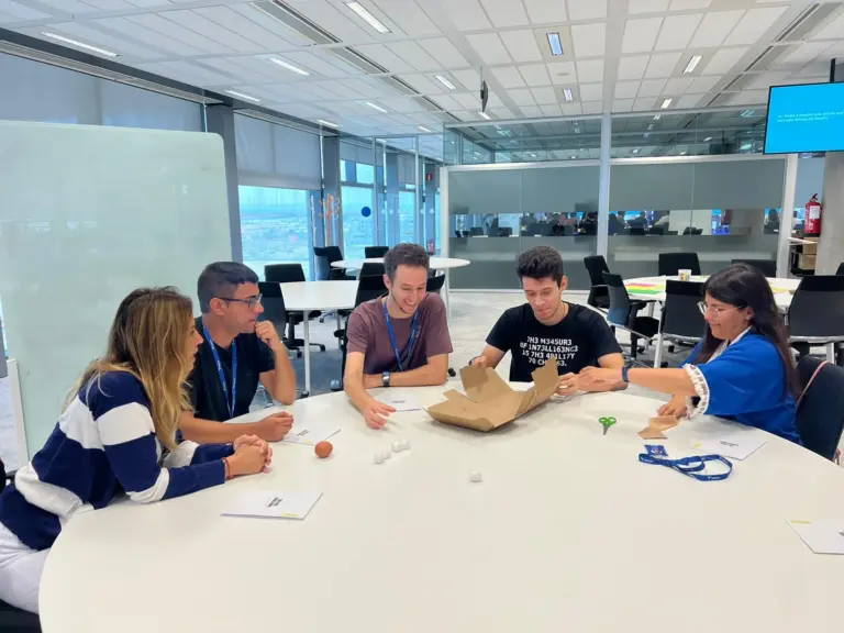 trabaja-con-nosotros-05